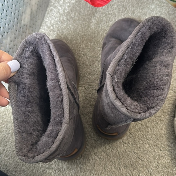 Size 8 grey/purple Classic Uggs - Picture 3 of 5
